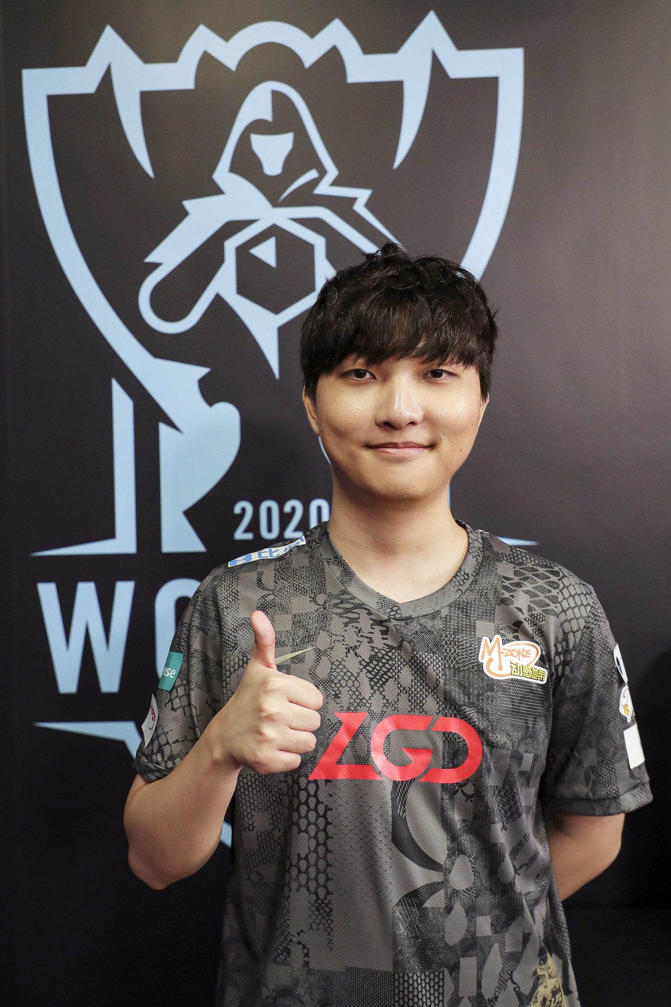 开云体育登录-LGD绝杀FLY,Inspired拿下关键大龙入围赛3:2(柏林)