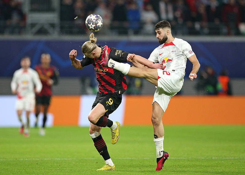 开云下载-关于莱比锡战平AC米兰,莫德里奇补时绝平英超的信息